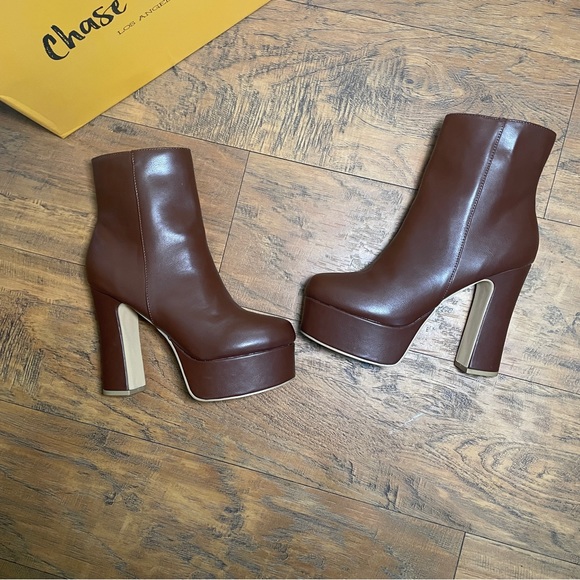 Chase&Chloe brown faux leather heeled booties side zip block heel platform sz 9 - Picture 3 of 14